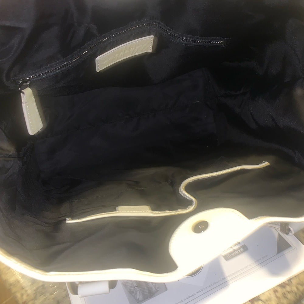 Pretty Burberry purse/tote. Has cream straps and blend of greys - Picture 7 of 9